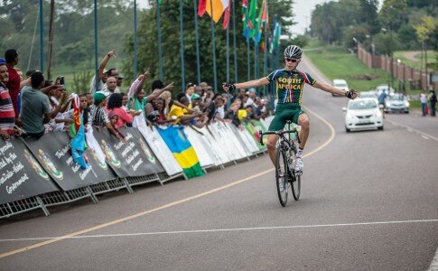 Louis Meintjes wins solo. Image: Craig Dutton.